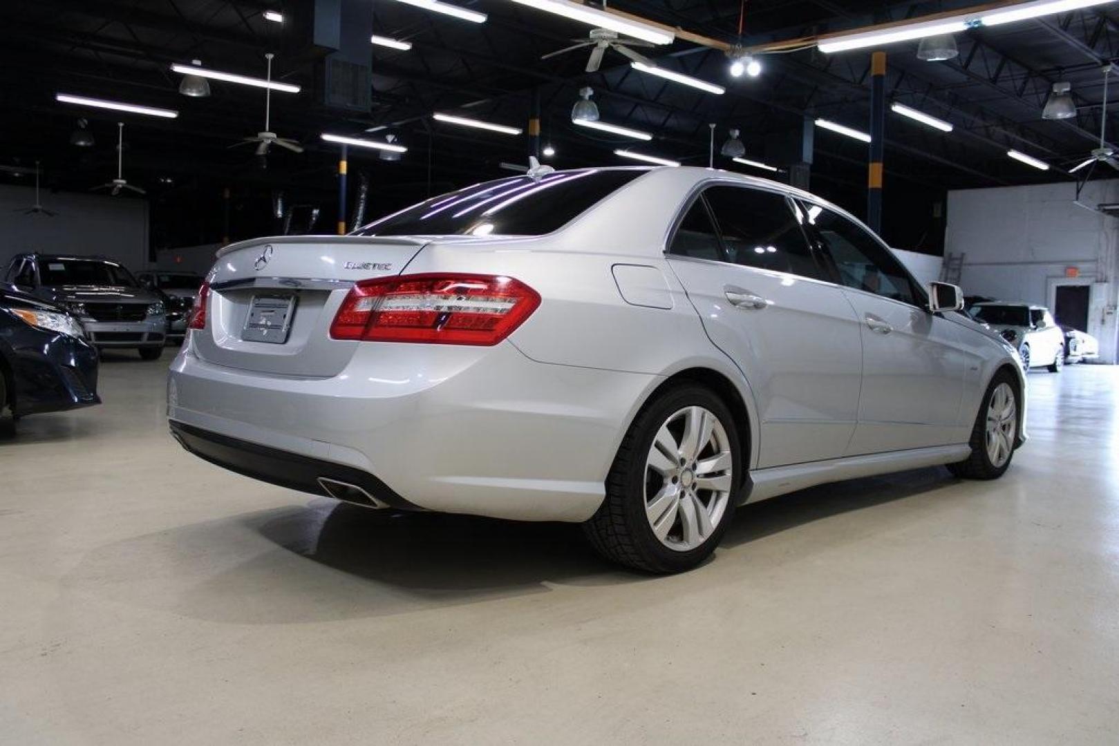 2011 Blue /Ash/Dark Gray Mercedes-Benz E-Class E 350 (WDDHF2EB2BA) with an BlueTEC 3.0L V6 DOHC Turbodiesel engine, Automatic transmission, located at 15300 Midway Rd., Addison, TX, 75001, (972) 702-0011, 32.958321, -96.838074 - HOME OF THE NO HAGGLE PRICE - WHOLESALE PRICES TO THE PUBLIC!! E 350 BlueTEC, 4D Sedan, BlueTEC 3.0L V6 DOHC Turbodiesel, 7-Speed Automatic, RWD, Blue, Ash/Dark Gray Vinyl.<br><br>Blue 2011 Mercedes-Benz E-Class E 350<br><br>Recent Arrival! 22/33 City/Highway MPG<br><br><br>At Midway Auto Group, we - Photo#2