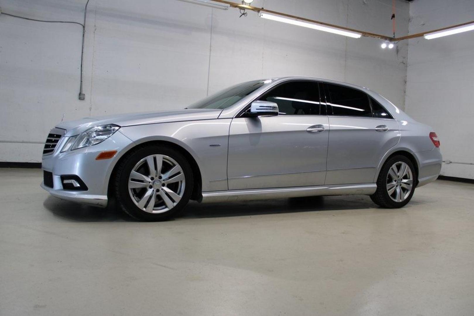 2011 Blue /Ash/Dark Gray Mercedes-Benz E-Class E 350 (WDDHF2EB2BA) with an BlueTEC 3.0L V6 DOHC Turbodiesel engine, Automatic transmission, located at 15300 Midway Rd., Addison, TX, 75001, (972) 702-0011, 32.958321, -96.838074 - HOME OF THE NO HAGGLE PRICE - WHOLESALE PRICES TO THE PUBLIC!! E 350 BlueTEC, 4D Sedan, BlueTEC 3.0L V6 DOHC Turbodiesel, 7-Speed Automatic, RWD, Blue, Ash/Dark Gray Vinyl.<br><br>Blue 2011 Mercedes-Benz E-Class E 350<br><br>Recent Arrival! 22/33 City/Highway MPG<br><br><br>At Midway Auto Group, we - Photo#4