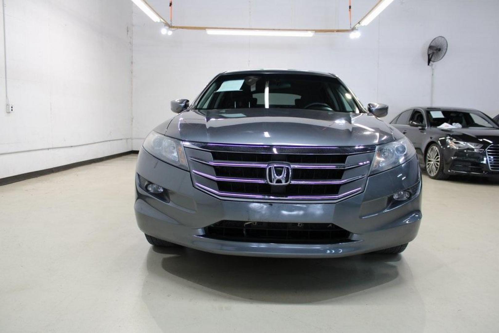 2010 Alabaster Silver Metallic /grey Honda Accord Crosstour EX (5J6TF1H33AL) with an 3.5L V6 SOHC i-VTEC 24V engine, Automatic transmission, located at 15300 Midway Rd., Addison, TX, 75001, (972) 702-0011, 32.958321, -96.838074 - HOME OF THE NO HAGGLE PRICE - WHOLESALE PRICES TO THE PUBLIC!! Accord Crosstour EX, 4D Sport Utility, 3.5L V6 SOHC i-VTEC 24V, 5-Speed Automatic, FWD, Silver, Cloth.<br><br>Silver 2010 Honda Accord Crosstour EX<br><br>18/27 City/Highway MPG<br><br><br>At Midway Auto Group, we strive to provide you w - Photo#5