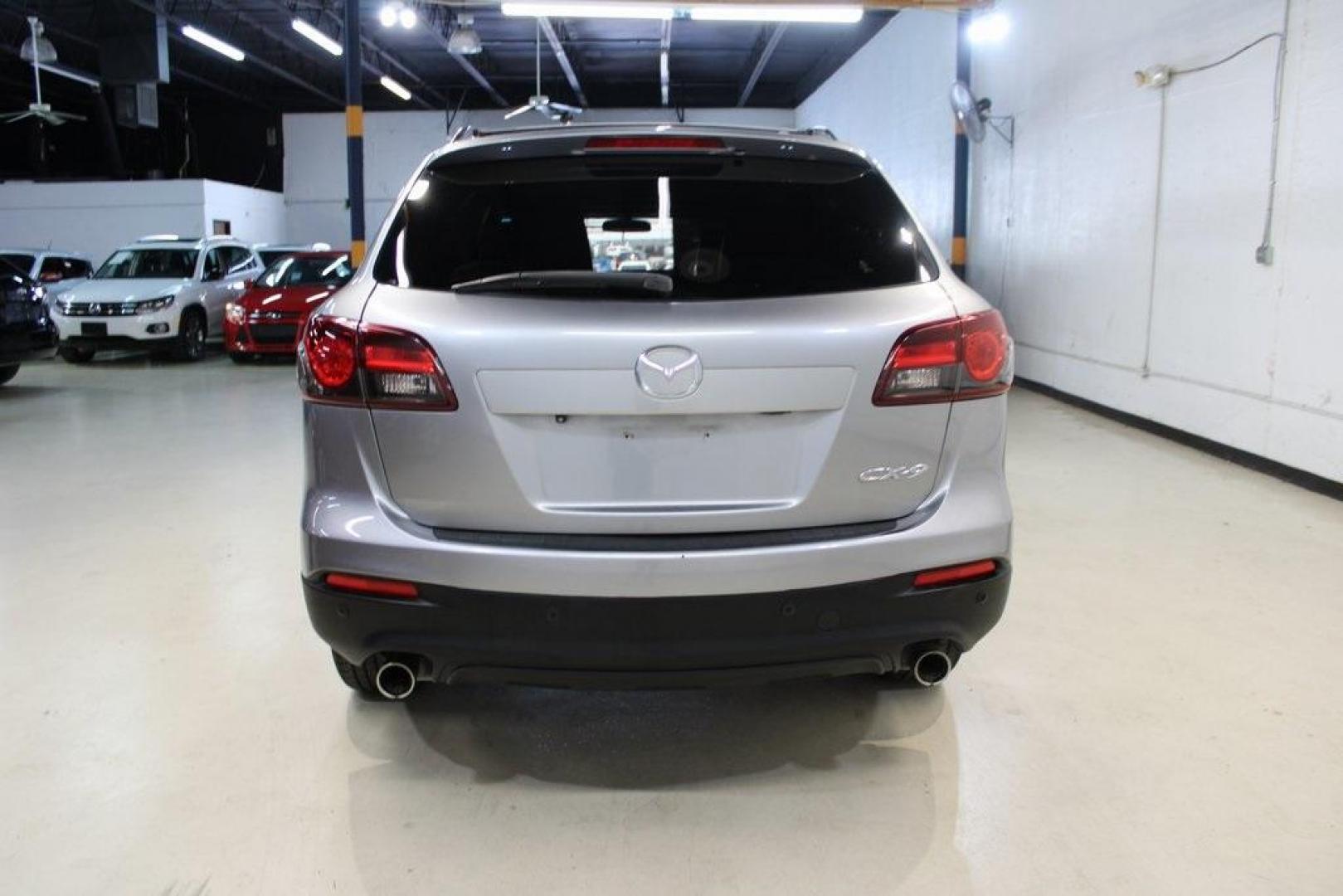 2015 Liquid Silver /Black Mazda CX-9 Touring (JM3TB2CA4F0) with an 3.7L V6 DOHC 24V engine, Automatic transmission, located at 15300 Midway Rd., Addison, TX, 75001, (972) 702-0011, 32.958321, -96.838074 - Photo#7