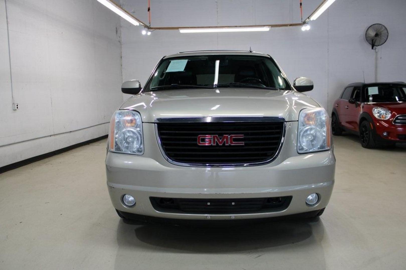 2011 Gold Mist Metallic /Ebony GMC Yukon XL SLT 1500 (1GKS1KE04BR) with an Vortec 5.3L V8 SFI Flex Fuel engine, Automatic transmission, located at 15300 Midway Rd., Addison, TX, 75001, (972) 702-0011, 32.958321, -96.838074 - HOME OF THE NO HAGGLE PRICE - WHOLESALE PRICES TO THE PUBLIC!! Yukon XL SLT 1500, 4D Sport Utility, Vortec 5.3L V8 SFI Flex Fuel, 6-Speed Automatic HD Electronic with Overdrive, RWD, Gold Mist Metallic, Ebony Leather.<br><br>Gold Mist Metallic 2011 GMC Yukon XL SLT 1500<br><br>Recent Arrival!<br><br - Photo#5