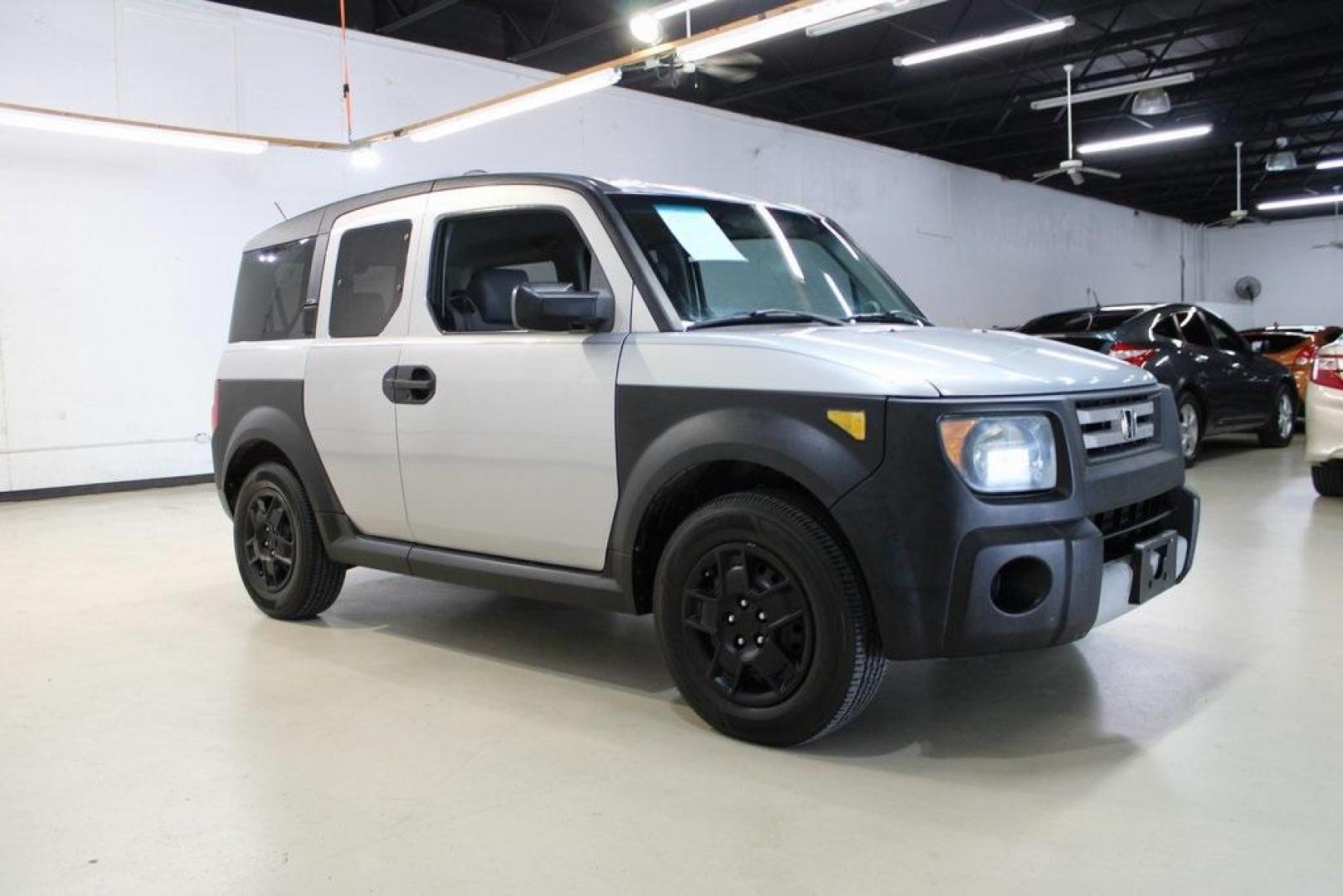 2007 Alabaster Silver Metallic Honda Element LX (5J6YH18337L) with an 2.4L I4 DOHC i-VTEC 16V engine, Automatic transmission, located at 15300 Midway Rd., Addison, TX, 75001, (972) 702-0011, 32.958321, -96.838074 - HOME OF THE NO HAGGLE PRICE - WHOLESALE PRICES TO THE PUBLIC!! Element LX, 4D Sport Utility, 2.4L I4 DOHC i-VTEC 16V, 5-Speed Automatic, FWD, Silver, Cloth.<br><br>Silver 2007 Honda Element LX<br><br>22/27 City/Highway MPG<br><br>Awards:<br> * 2007 KBB.com Best Resale Value Awards<br>For more infor - Photo#6