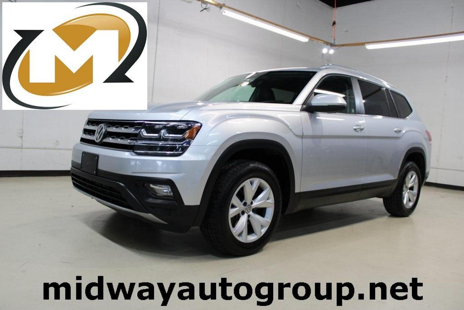 2019 Platinum Gray Metallic /Titan Black Volkswagen Atlas 3.6L V6 SE (1V2WR2CA9KC) with an 3.6L VR6 engine, Automatic transmission, located at 15300 Midway Rd., Addison, TX, 75001, (972) 702-0011, 32.958321, -96.838074 - HOME OF THE NO HAGGLE PRICE - WHOLESALE PRICES TO THE PUBLIC!! Atlas 3.6L V6 SE w/Technology, 4D Sport Utility, 3.6L VR6, 8-Speed Automatic with Tiptronic, FWD, Gray.<br><br>Gray 2019 Volkswagen Atlas 3.6L V6 SE<br><br><br>Awards:<br> * 2019 KBB.com 10 Best Road Trip Cars * 2019 KBB.com 12 Best F - Photo#0