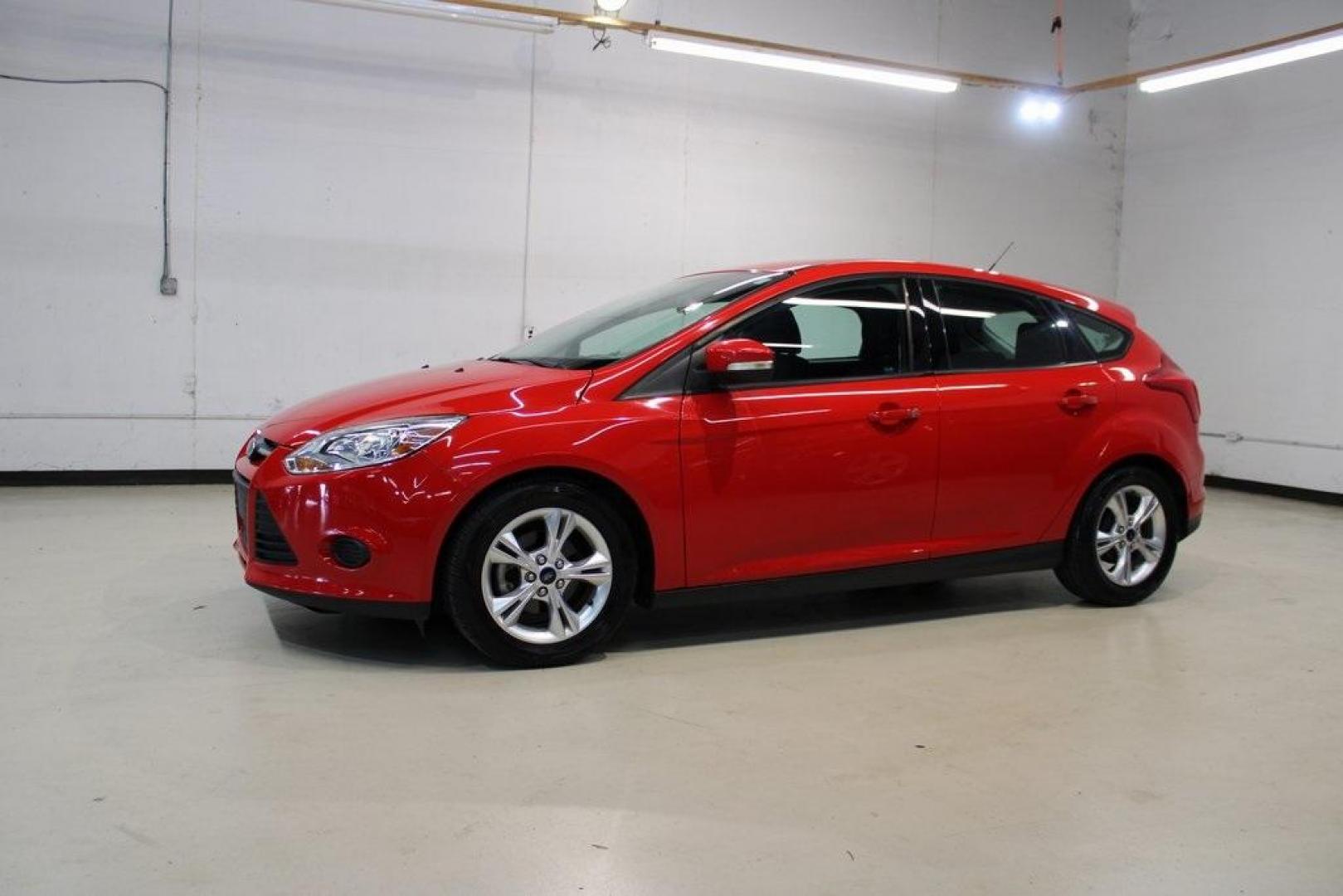 2014 Red Ford Focus SE (1FADP3K27EL) with an I4 engine, located at 15300 Midway Rd., Addison, TX, 75001, (972) 702-0011, 32.958321, -96.838074 - Photo#4