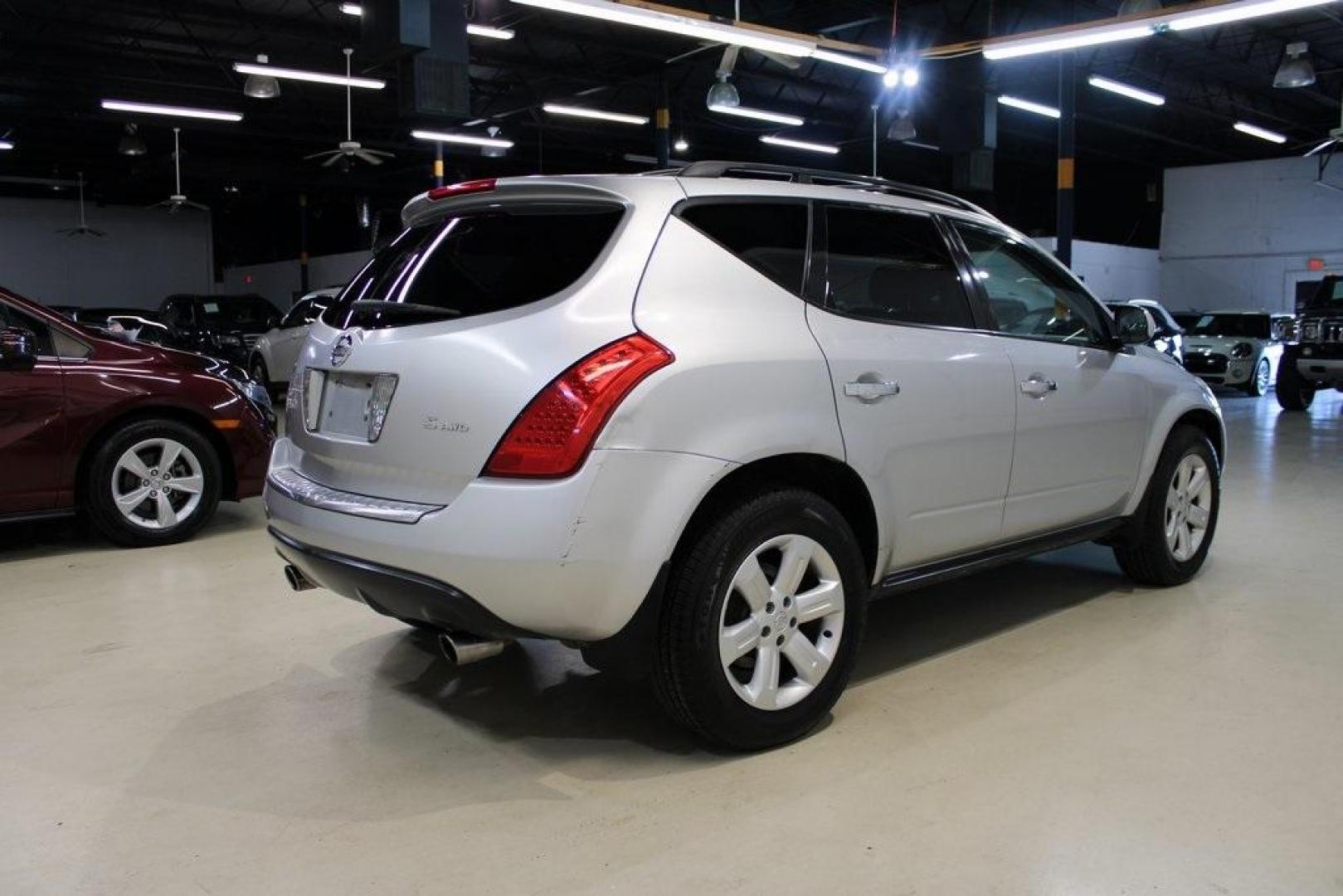 2006 Brilliant Aluminum Clearcoat Metallic /Charcoal Nissan Murano S (JN8AZ08WX6W) with an 3.5L V6 DOHC 24V engine, CVT transmission, located at 15300 Midway Rd., Addison, TX, 75001, (972) 702-0011, 32.958321, -96.838074 - Photo#2