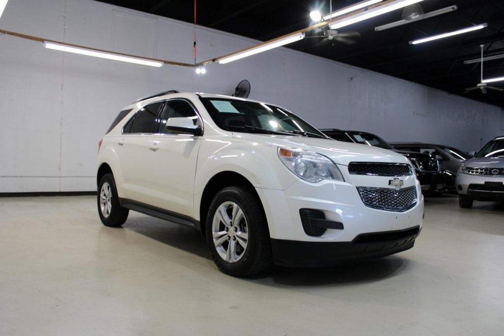 2014 White Diamond Tricoat /Jet Black Chevrolet Equinox LT (1GNALBEK5EZ) with an 2.4L 4-Cylinder SIDI DOHC engine, Automatic transmission, located at 15300 Midway Rd., Addison, TX, 75001, (972) 702-0011, 32.958321, -96.838074 - Photo#1