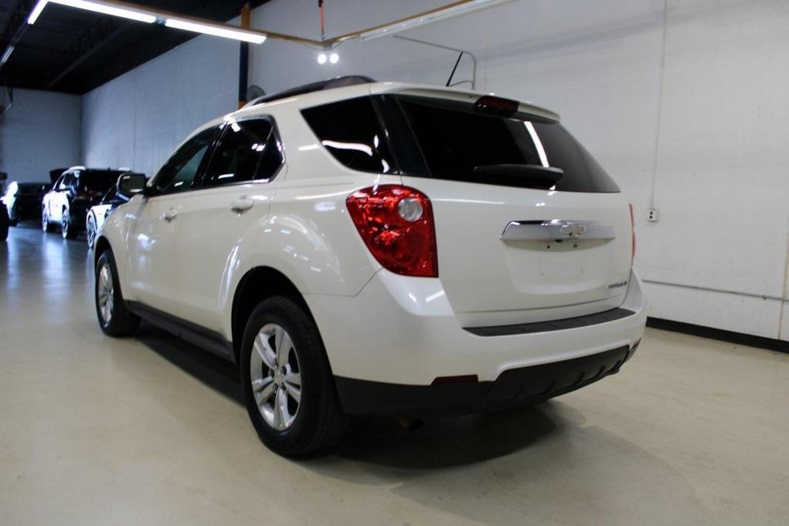 2014 White Diamond Tricoat /Jet Black Chevrolet Equinox LT (1GNALBEK5EZ) with an 2.4L 4-Cylinder SIDI DOHC engine, Automatic transmission, located at 15300 Midway Rd., Addison, TX, 75001, (972) 702-0011, 32.958321, -96.838074 - Photo#3