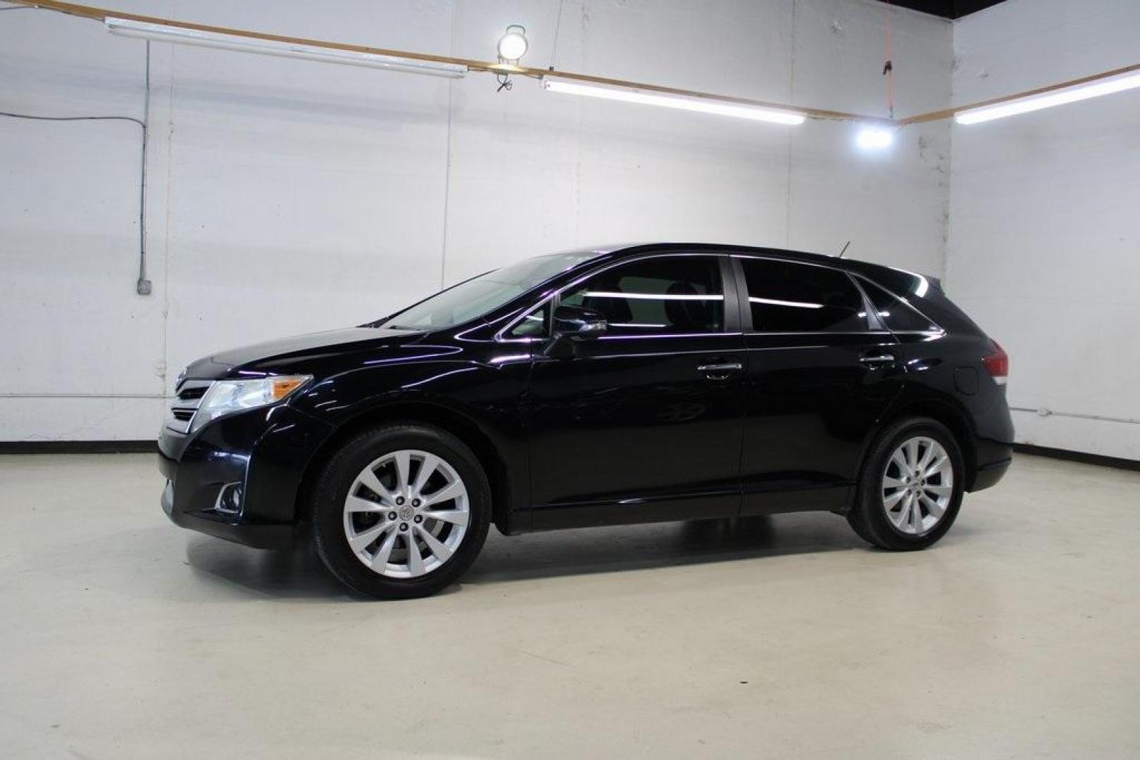 2013 Attitude Black Toyota Venza XLE (4T3ZA3BB6DU) with an 2.7L I4 SMPI DOHC engine, Automatic transmission, located at 15300 Midway Rd., Addison, TX, 75001, (972) 702-0011, 32.958321, -96.838074 - Photo#4