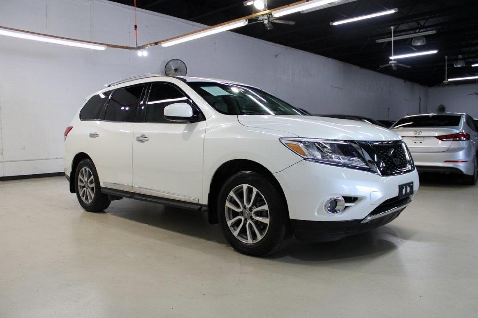 2015 Pearl White /Almond Nissan Pathfinder SL (5N1AR2MM2FC) with an 3.5L V6 engine, CVT transmission, located at 15300 Midway Rd., Addison, TX, 75001, (972) 702-0011, 32.958321, -96.838074 - HOME OF THE NO HAGGLE PRICE - WHOLESALE PRICES TO THE PUBLIC!! Pathfinder SL, 4D Sport Utility, 3.5L V6, CVT with Xtronic, 4WD, Pearl White, Almond Leather. Odometer is 15105 miles below market average!<br><br>Pearl White 2015 Nissan Pathfinder SL<br><br>Recent Arrival! 19/26 City/Highway MPG<br><br - Photo#6