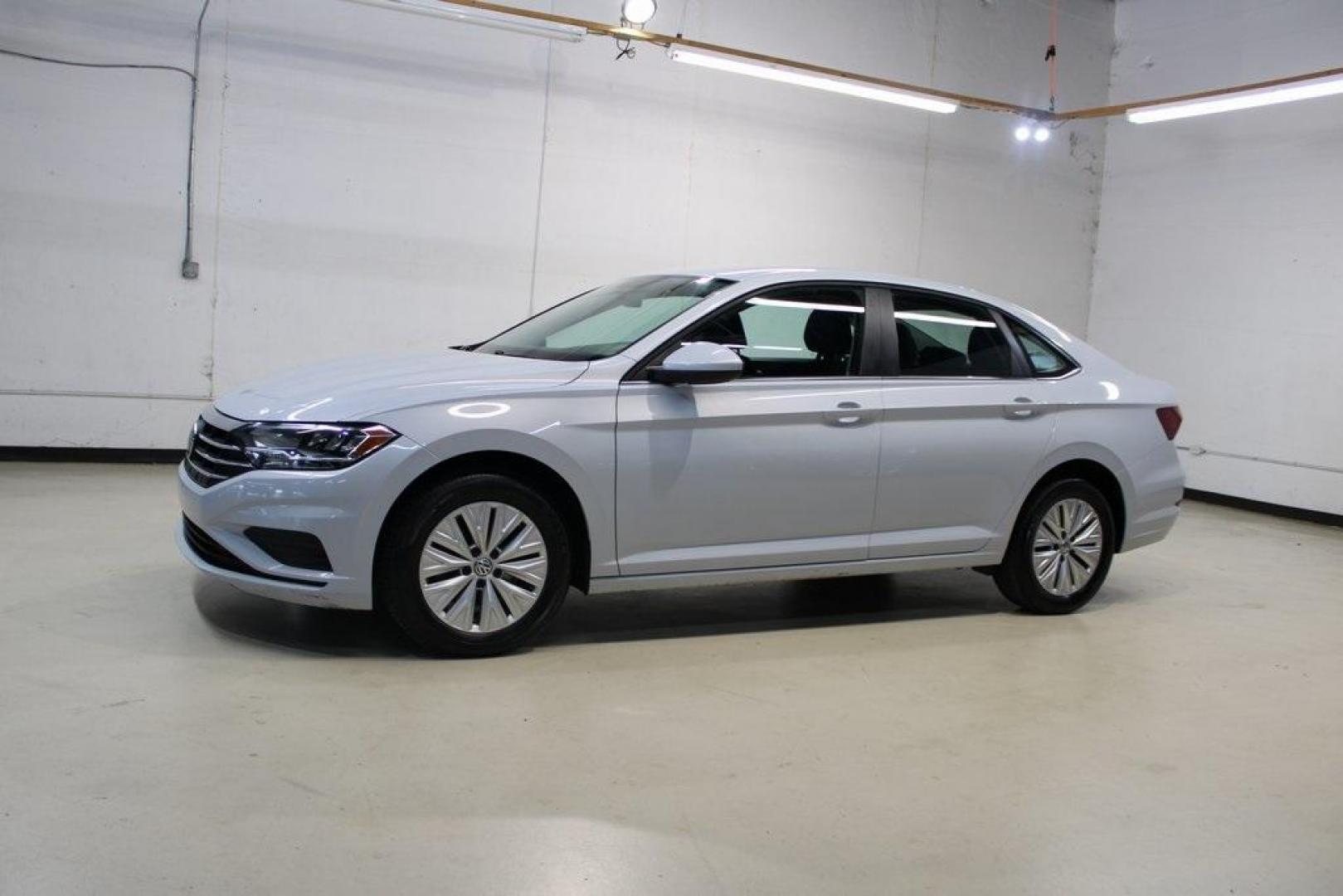 2019 Platinum Gray Metallic Volkswagen Jetta (3VWC57BU6KM) with an 1.4L TSI engine, Automatic transmission, located at 15300 Midway Rd., Addison, TX, 75001, (972) 702-0011, 32.958321, -96.838074 - Photo#4