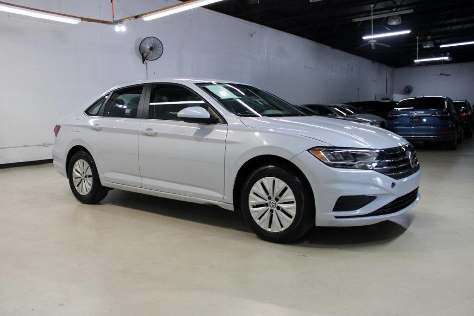 2019 Platinum Gray Metallic Volkswagen Jetta (3VWC57BU6KM) with an 1.4L TSI engine, Automatic transmission, located at 15300 Midway Rd., Addison, TX, 75001, (972) 702-0011, 32.958321, -96.838074 - Photo#6