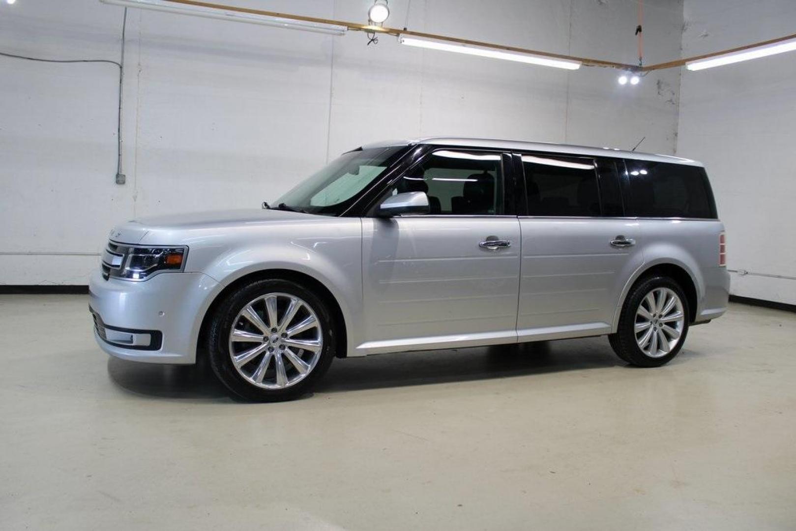 2018 Ingot Silver Metallic Ford Flex Limited (2FMHK6DT9JB) with an EcoBoost 3.5L V6 GTDi DOHC 24V Twin Turbocharged engine, Automatic transmission, located at 15300 Midway Rd., Addison, TX, 75001, (972) 702-0011, 32.958321, -96.838074 - Photo#4