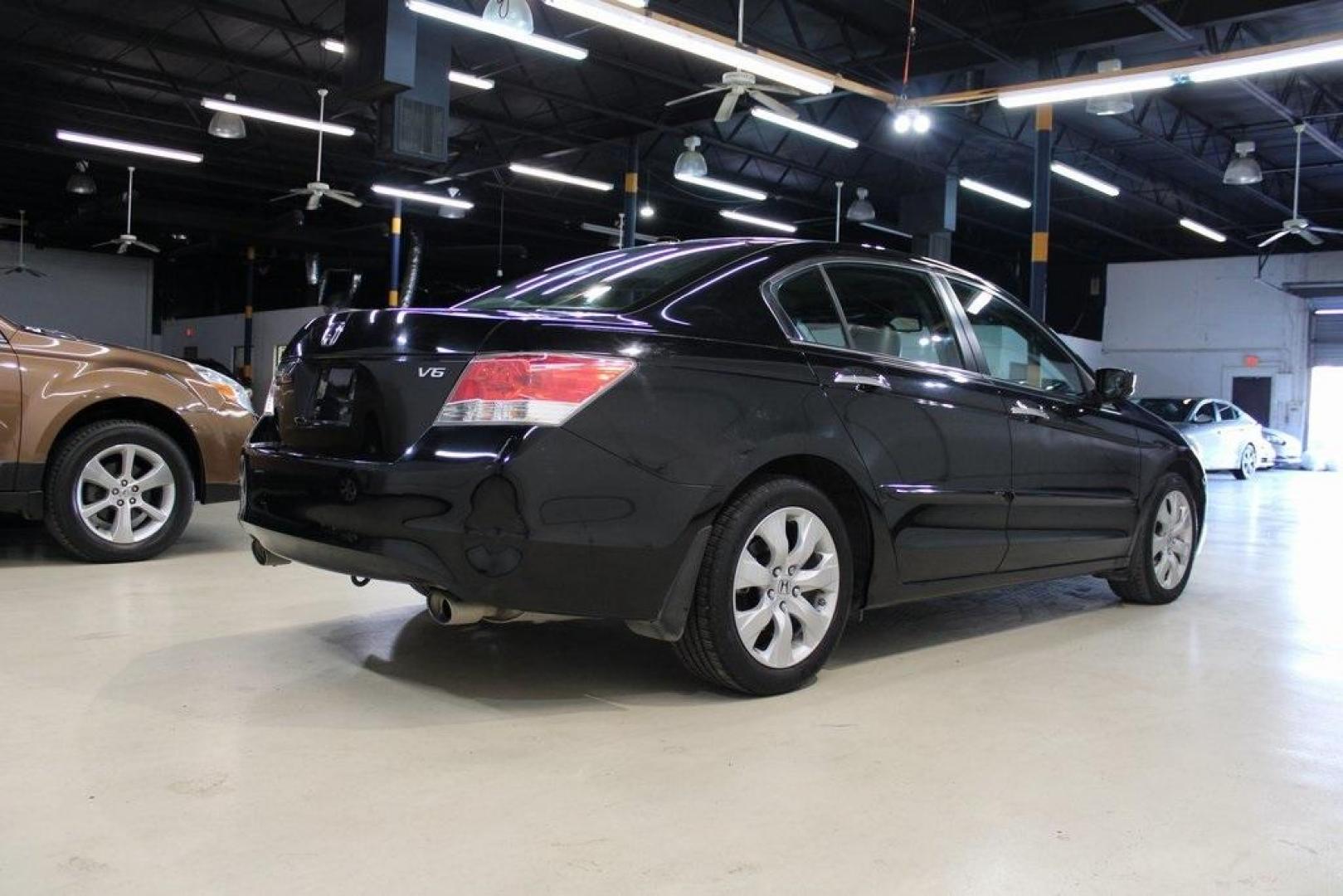 2010 Crystal Black Pearl Honda Accord EX-L (1HGCP3F85AA) with an 3.5L V6 SOHC i-VTEC 24V engine, Automatic transmission, located at 15300 Midway Rd., Addison, TX, 75001, (972) 702-0011, 32.958321, -96.838074 - Photo#2