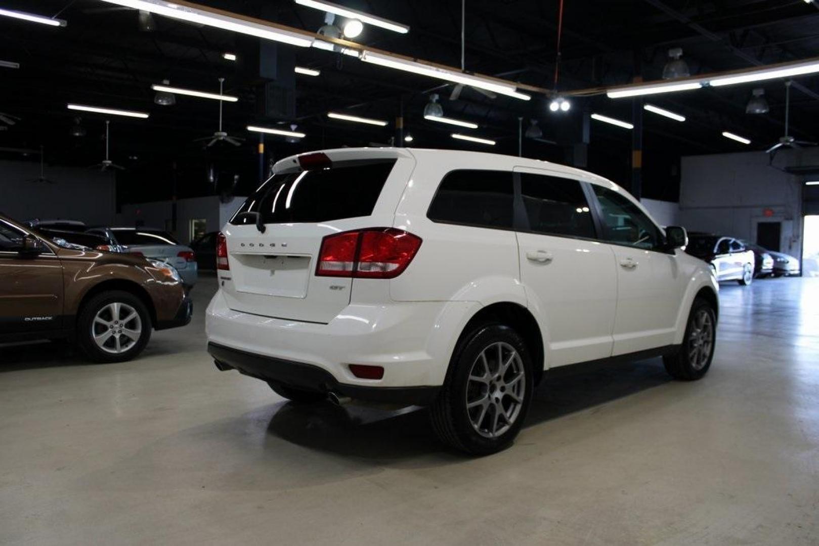 2019 Vice White /Red Dodge Journey GT (3C4PDDEG8KT) with an 3.6L V6 24V VVT engine, Automatic transmission, located at 15300 Midway Rd., Addison, TX, 75001, (972) 702-0011, 32.958321, -96.838074 - Photo#2