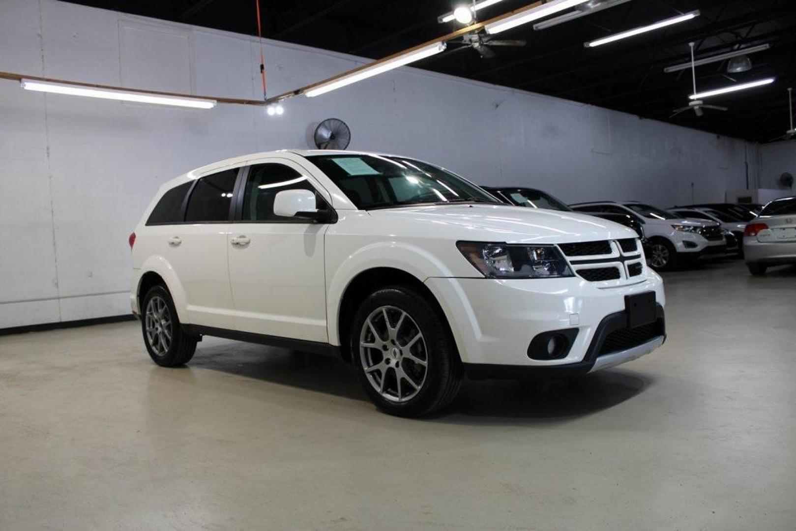 2019 Vice White /Red Dodge Journey GT (3C4PDDEG8KT) with an 3.6L V6 24V VVT engine, Automatic transmission, located at 15300 Midway Rd., Addison, TX, 75001, (972) 702-0011, 32.958321, -96.838074 - Photo#6