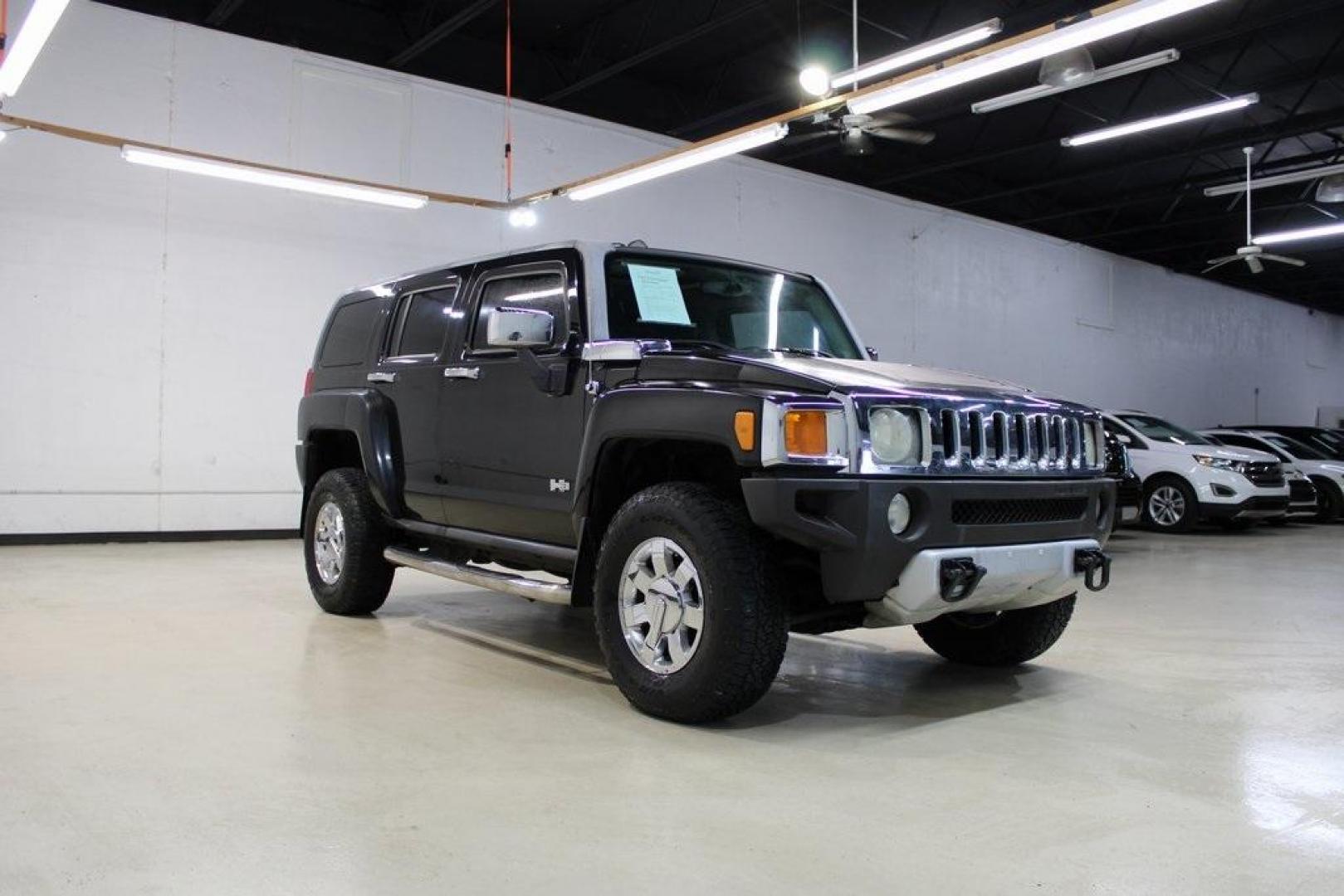 2008 Black /Ebony Hummer H3 Luxury (5GTEN13EX88) with an 3.7L 5-Cylinder MPI DOHC engine, Automatic transmission, located at 15300 Midway Rd., Addison, TX, 75001, (972) 702-0011, 32.958321, -96.838074 - Photo#1