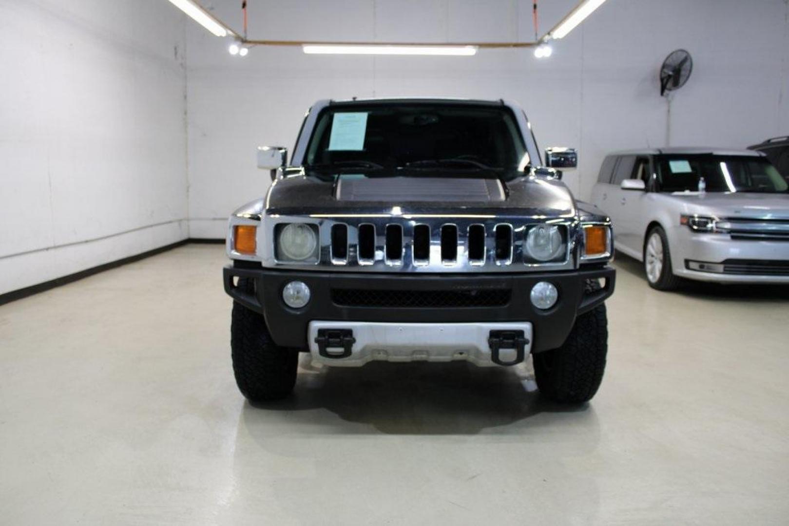 2008 Black /Ebony Hummer H3 Luxury (5GTEN13EX88) with an 3.7L 5-Cylinder MPI DOHC engine, Automatic transmission, located at 15300 Midway Rd., Addison, TX, 75001, (972) 702-0011, 32.958321, -96.838074 - Photo#5