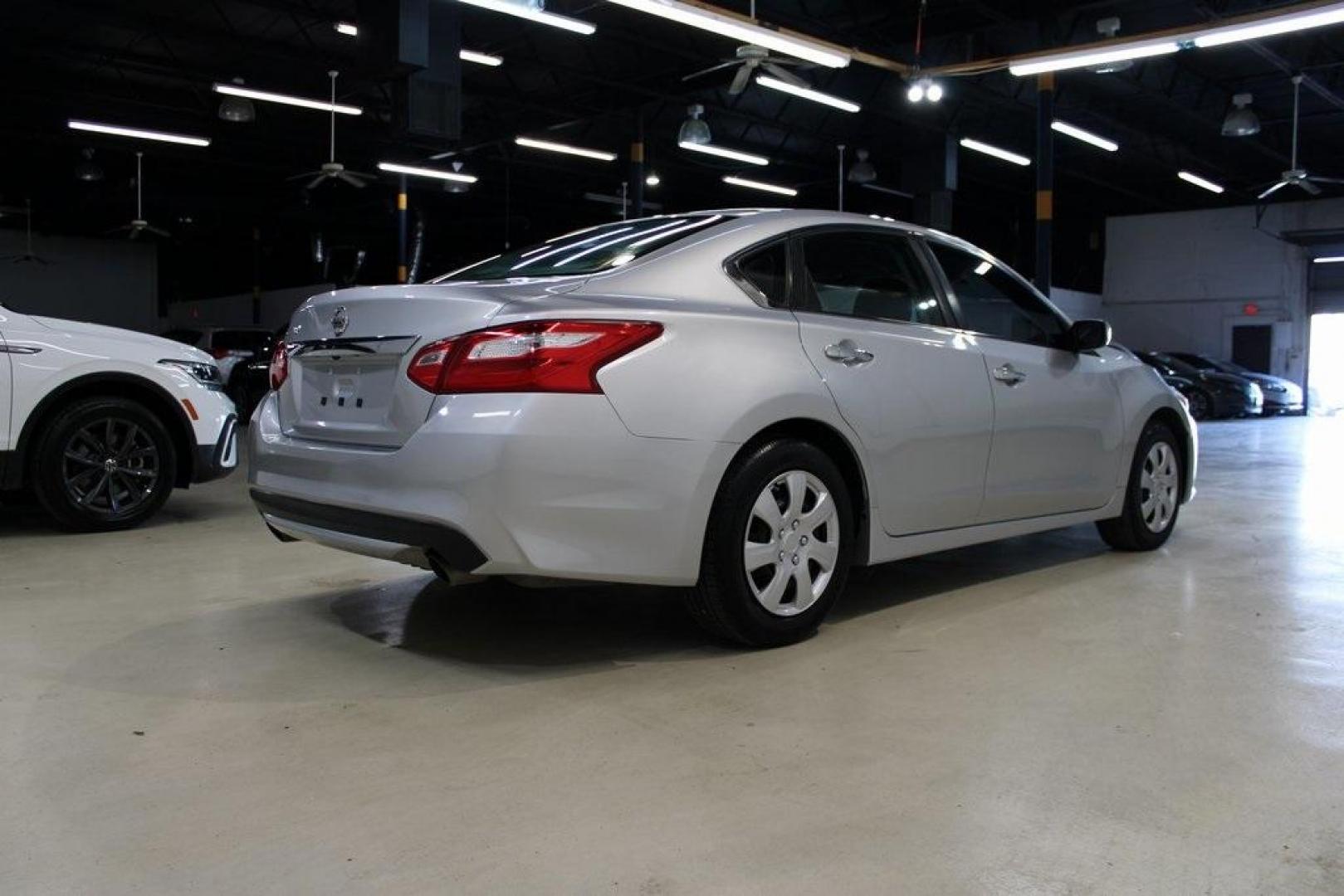 2016 Brilliant Silver Metallic /Charcoal Nissan Altima 2.5 S (1N4AL3AP6GC) with an 2.5L 4-Cylinder DOHC 16V engine, CVT transmission, located at 15300 Midway Rd., Addison, TX, 75001, (972) 702-0011, 32.958321, -96.838074 - Photo#2