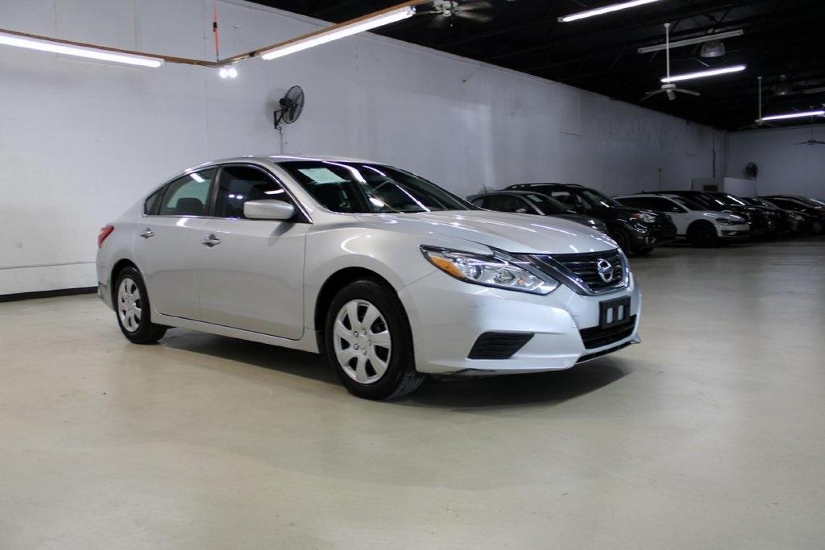 2016 Brilliant Silver Metallic /Charcoal Nissan Altima 2.5 S (1N4AL3AP6GC) with an 2.5L 4-Cylinder DOHC 16V engine, CVT transmission, located at 15300 Midway Rd., Addison, TX, 75001, (972) 702-0011, 32.958321, -96.838074 - Photo#6