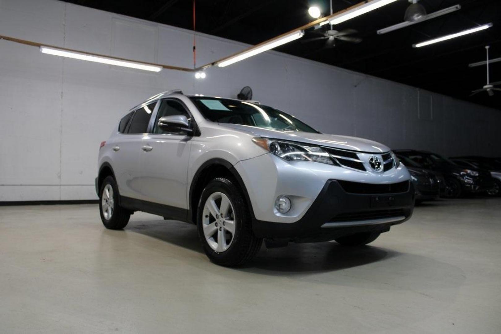 2014 Classic Silver Metallic Toyota RAV4 XLE (2T3WFREVXEW) with an 2.5L 4-Cylinder DOHC Dual VVT-i engine, Automatic transmission, located at 15300 Midway Rd., Addison, TX, 75001, (972) 702-0011, 32.958321, -96.838074 - Photo#1