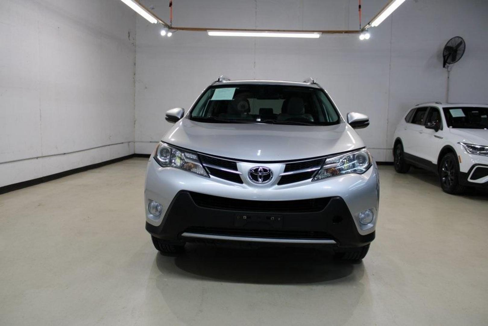 2014 Classic Silver Metallic Toyota RAV4 XLE (2T3WFREVXEW) with an 2.5L 4-Cylinder DOHC Dual VVT-i engine, Automatic transmission, located at 15300 Midway Rd., Addison, TX, 75001, (972) 702-0011, 32.958321, -96.838074 - Photo#6