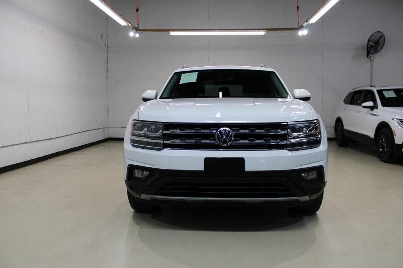 2019 Deep Black Pearl /Titan Black Volkswagen Atlas 3.6L V6 SE (1V2WR2CA7KC) with an 3.6L VR6 engine, Automatic transmission, located at 15300 Midway Rd., Addison, TX, 75001, (972) 702-0011, 32.958321, -96.838074 - HOME OF THE NO HAGGLE PRICE - WHOLESALE PRICES TO THE PUBLIC!! Atlas 3.6L V6 SE w/Technology, 4D Sport Utility, 3.6L VR6, 8-Speed Automatic with Tiptronic, FWD.<br><br>Deep Black Pearl 2019 Volkswagen Atlas 3.6L V6 SE<br><br><br>Awards:<br> * 2019 KBB.com 12 Best Family Cars * 2019 KBB.com 10 Bes - Photo#5