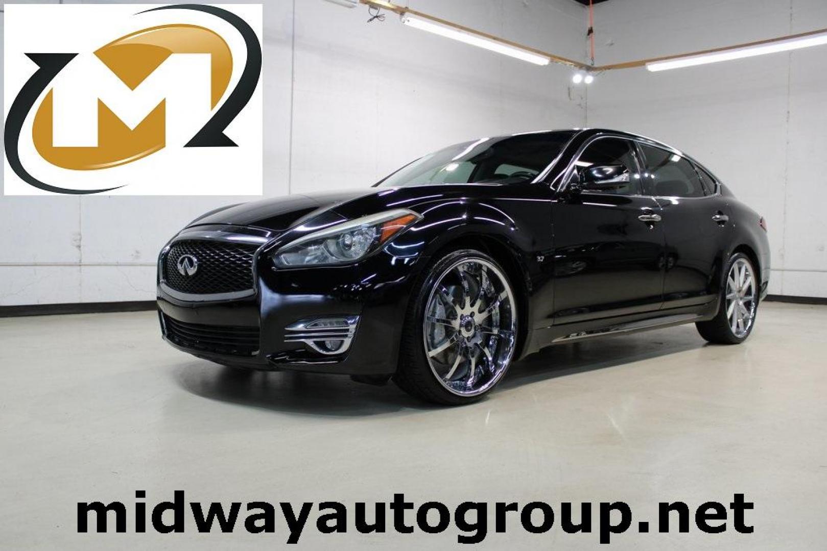 2019 Black Obsidian /Graphite INFINITI Q70L 3.7 (JN1BY1PP7KM) with an 3.7L V6 DOHC 24V VVEL engine, Automatic transmission, located at 15300 Midway Rd., Addison, TX, 75001, (972) 702-0011, 32.958321, -96.838074 - Photo#0