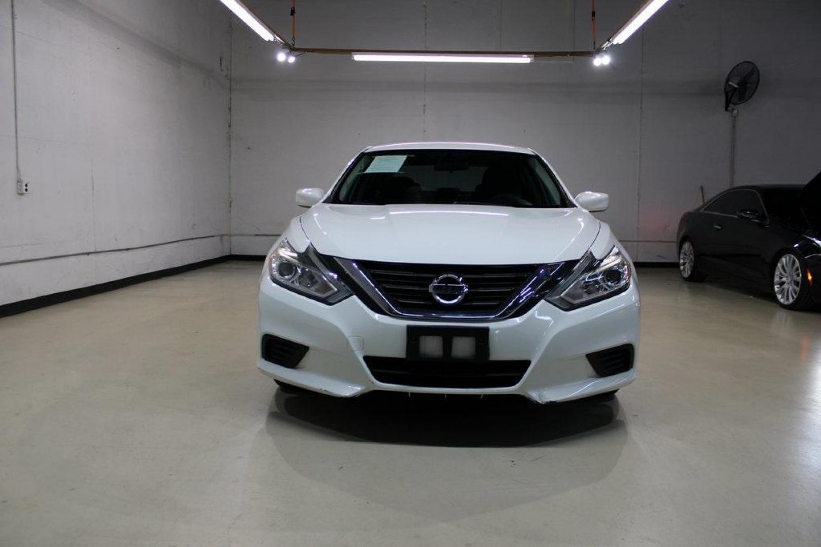 2017 Glacier White /Charcoal Nissan Altima 2.5 S (1N4AL3APXHC) with an 2.5L 4-Cylinder DOHC 16V engine, CVT transmission, located at 15300 Midway Rd., Addison, TX, 75001, (972) 702-0011, 32.958321, -96.838074 - Photo#5