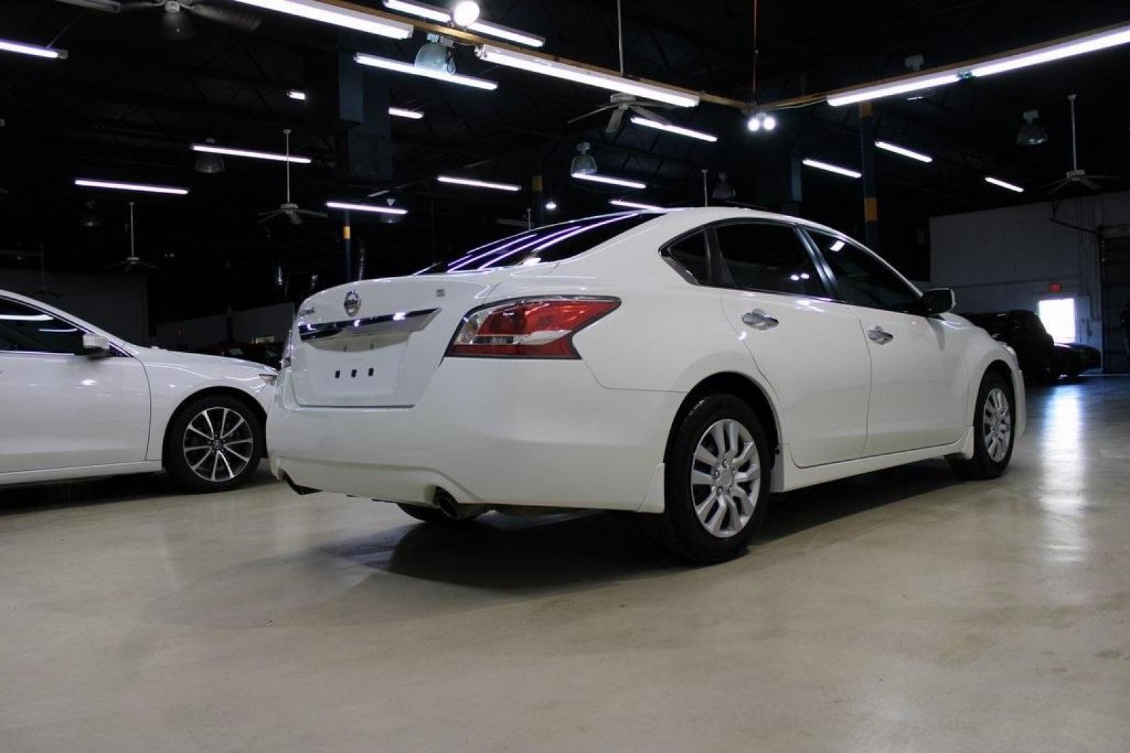 2015 Glacier White /Beige Nissan Altima 2.5 S (1N4AL3AP8FN) with an 2.5L I4 DOHC 16V engine, CVT transmission, located at 15300 Midway Rd., Addison, TX, 75001, (972) 702-0011, 32.958321, -96.838074 - Photo#2