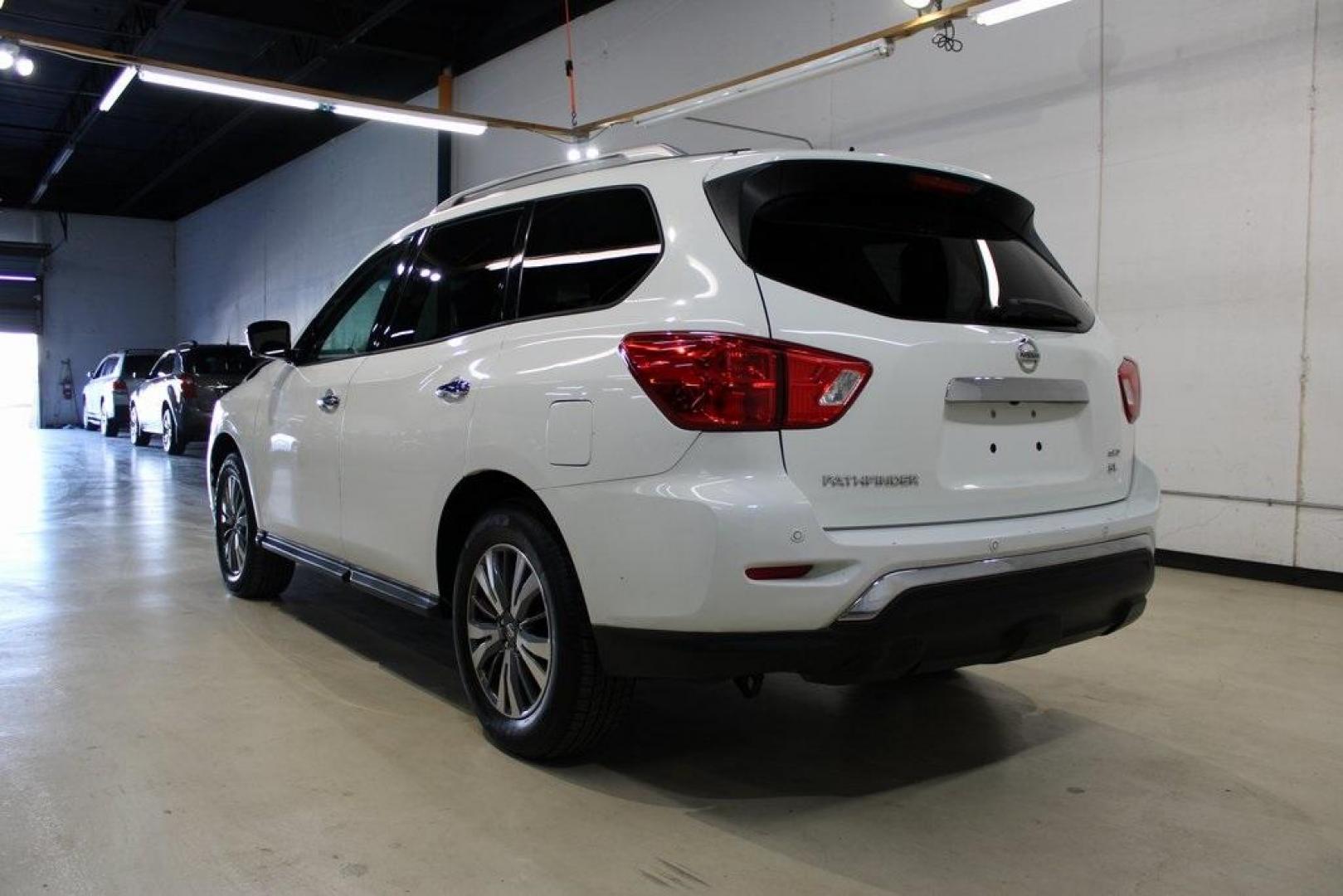 2017 White Nissan Pathfinder SL (5N1DR2MM6HC) with an V6 engine, CVT transmission, located at 15300 Midway Rd., Addison, TX, 75001, (972) 702-0011, 32.958321, -96.838074 - Photo#3