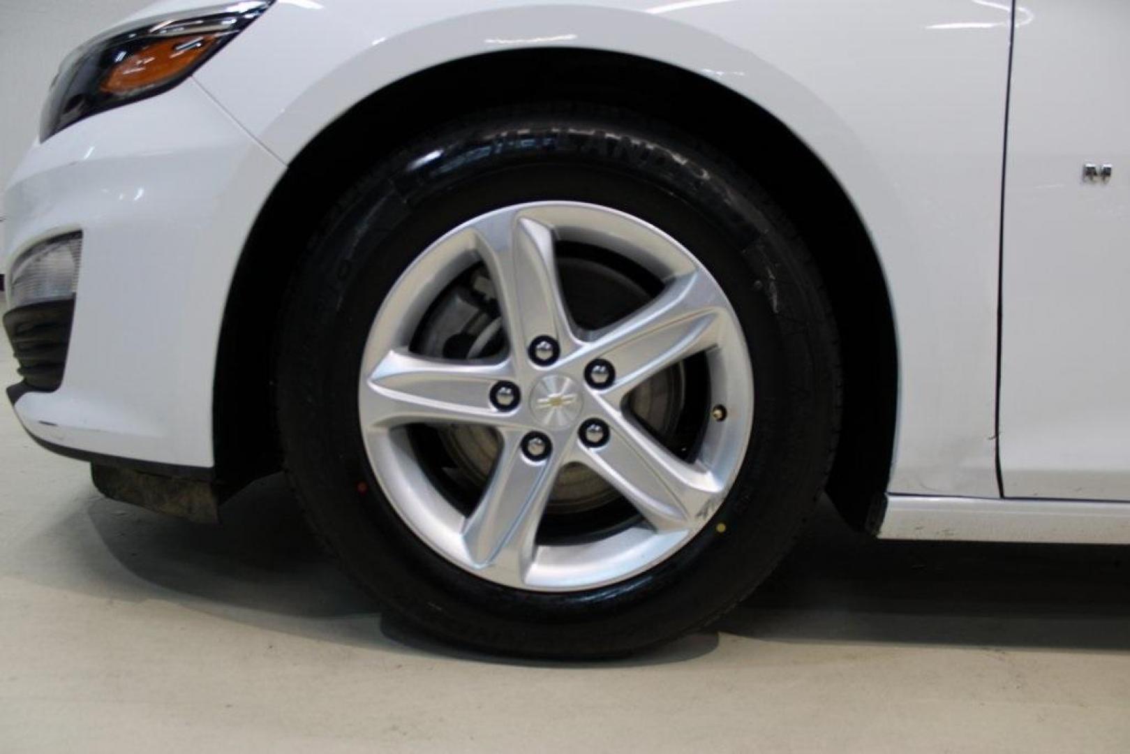 2021 Summit White /Jet Black Chevrolet Malibu LS (1G1ZB5ST5MF) with an 1.5L DOHC engine, CVT transmission, located at 15300 Midway Rd., Addison, TX, 75001, (972) 702-0011, 32.958321, -96.838074 - Photo#8