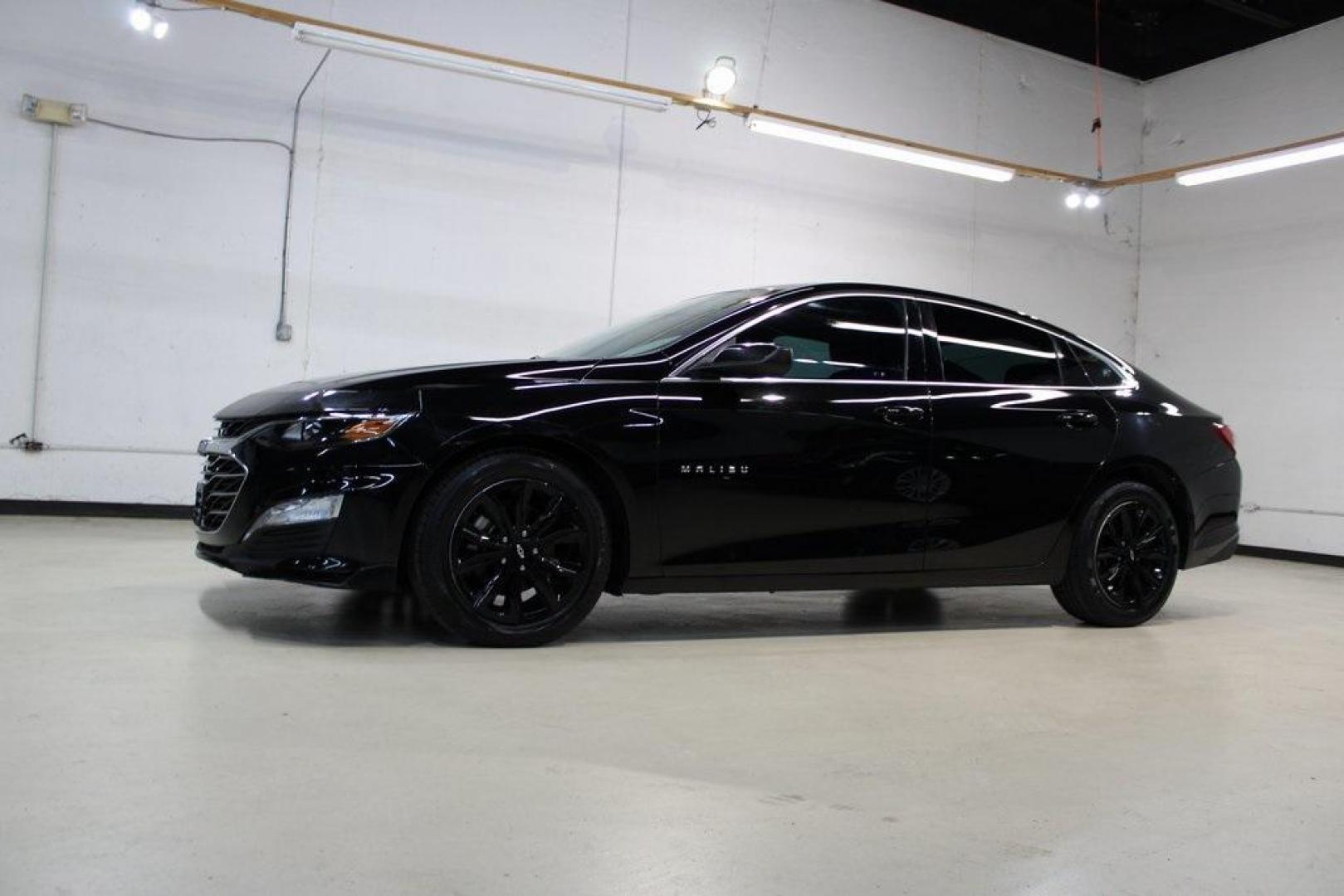 2020 Mosaic Black Metallic /Jet Black Chevrolet Malibu LT (1G1ZD5ST1LF) with an 1.5L DOHC engine, CVT transmission, located at 15300 Midway Rd., Addison, TX, 75001, (972) 702-0011, 32.958321, -96.838074 - Photo#3