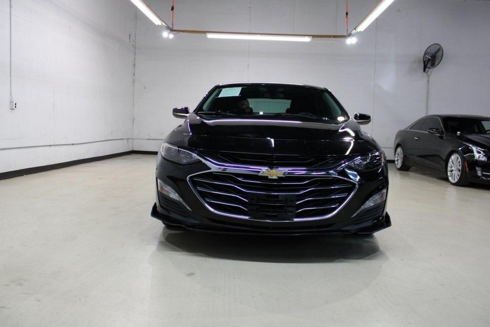 2020 Mosaic Black Metallic /Jet Black Chevrolet Malibu LT (1G1ZD5ST1LF) with an 1.5L DOHC engine, CVT transmission, located at 15300 Midway Rd., Addison, TX, 75001, (972) 702-0011, 32.958321, -96.838074 - Photo#4