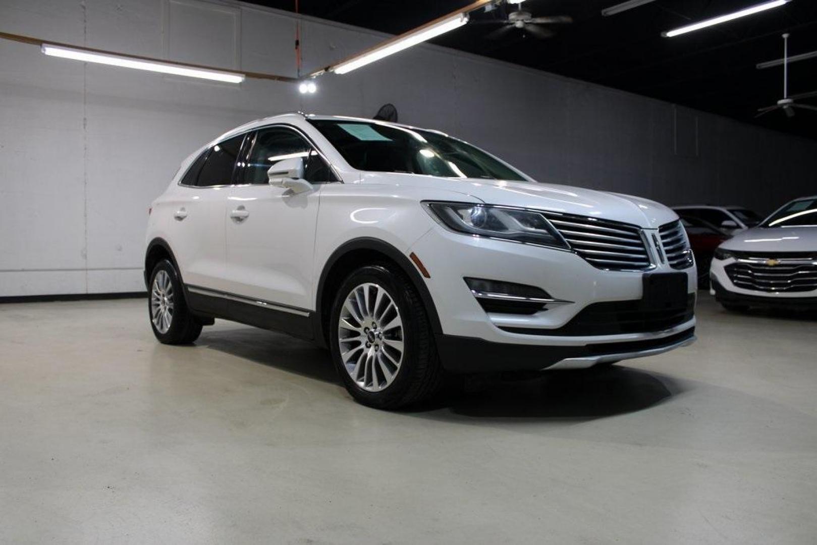 2017 White Platinum Clearcoat Metallic /Espresso Lincoln MKC Reserve (5LMCJ3C90HU) with an 2.0L GTDi engine, Automatic transmission, located at 15300 Midway Rd., Addison, TX, 75001, (972) 702-0011, 32.958321, -96.838074 - Photo#1