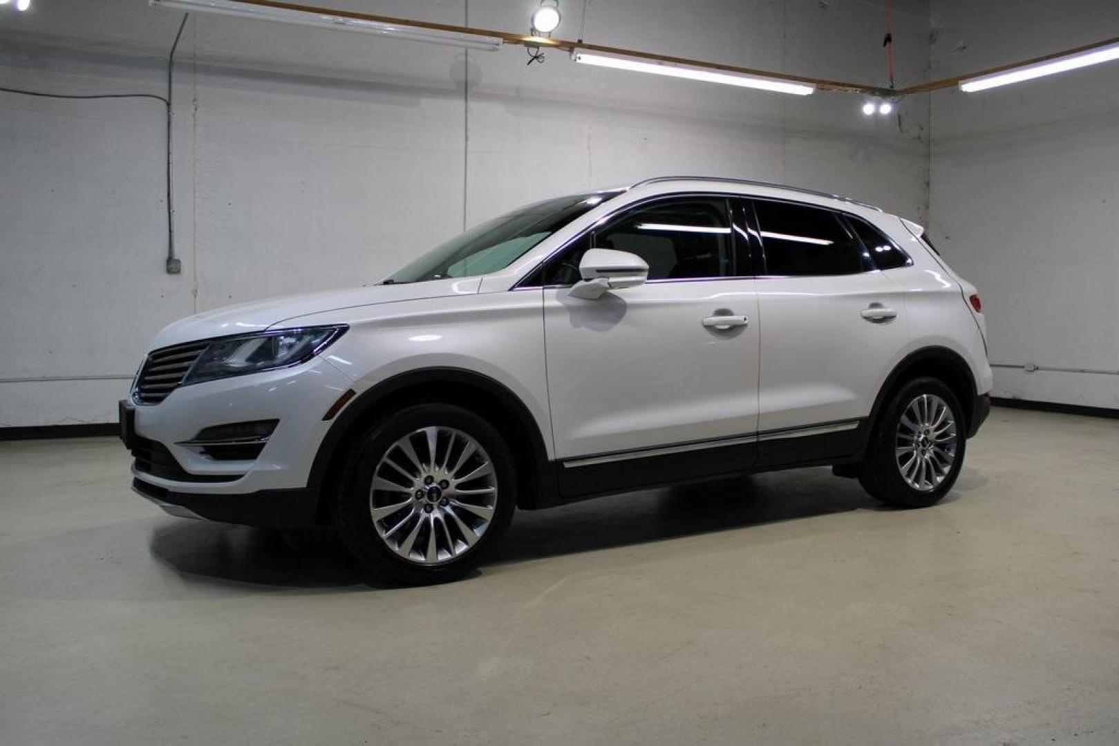 2017 White Platinum Clearcoat Metallic /Espresso Lincoln MKC Reserve (5LMCJ3C90HU) with an 2.0L GTDi engine, Automatic transmission, located at 15300 Midway Rd., Addison, TX, 75001, (972) 702-0011, 32.958321, -96.838074 - Photo#3