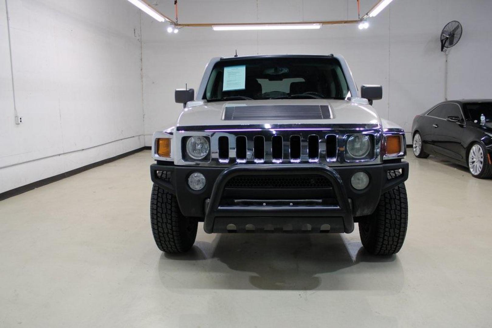 2007 Boulder Gray Metallic /Ebony Hummer H3 (5GTDN13E478) with an 3.7L 5-Cylinder MPI DOHC engine, Automatic transmission, located at 15300 Midway Rd., Addison, TX, 75001, (972) 702-0011, 32.958321, -96.838074 - Photo#4