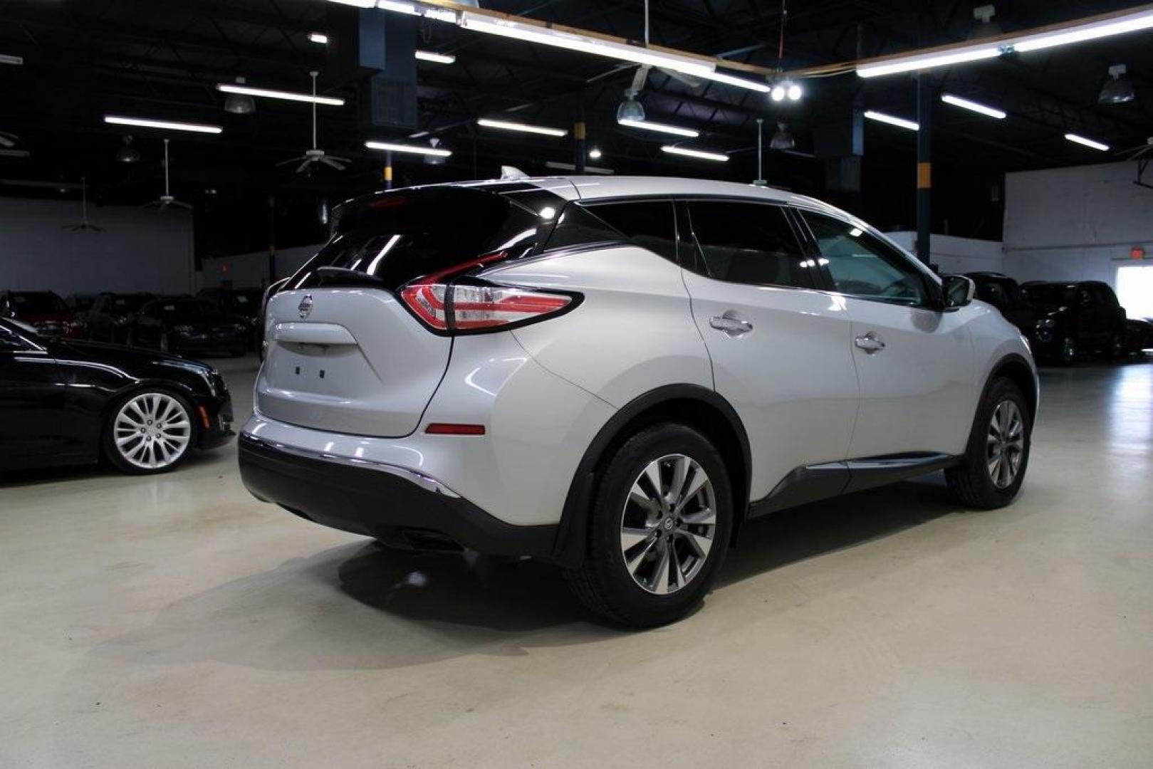 2017 Brilliant Silver Metallic /Graphite Nissan Murano S (5N1AZ2MG4HN) with an 3.5L V6 engine, CVT transmission, located at 15300 Midway Rd., Addison, TX, 75001, (972) 702-0011, 32.958321, -96.838074 - Photo#2