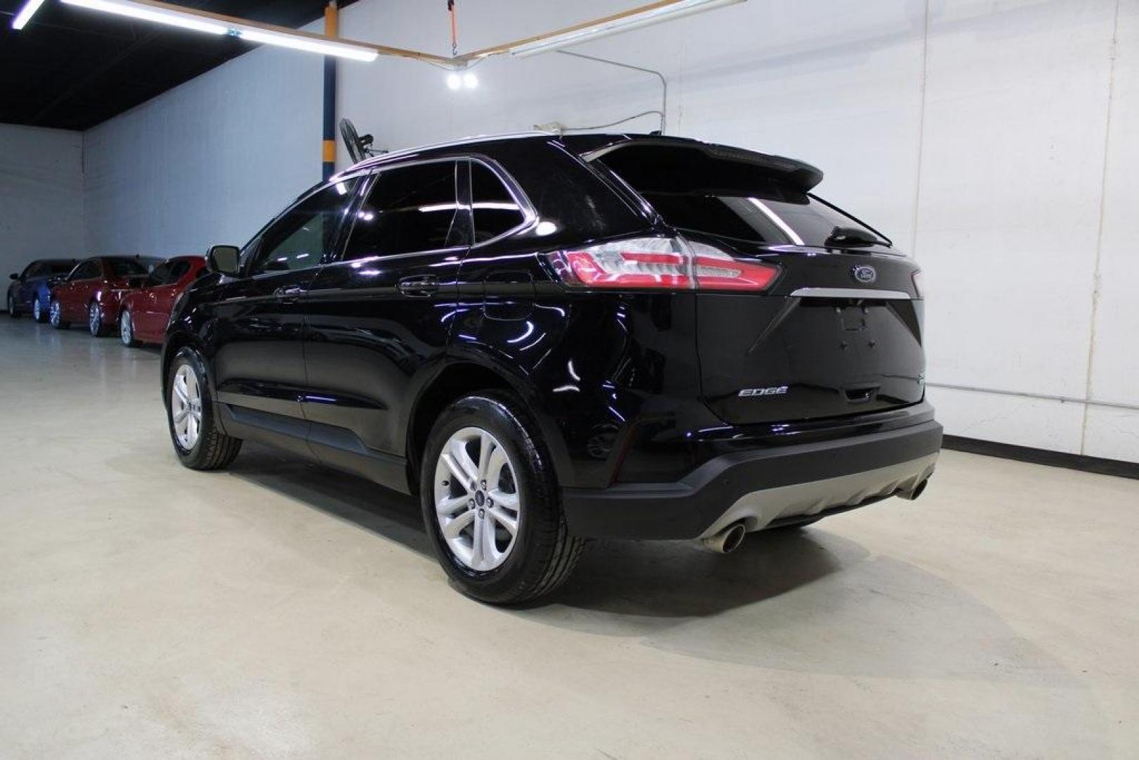 2020 Black /Ebony Ford Edge SEL (2FMPK3J9XLB) with an EcoBoost 2.0L I4 GTDi DOHC Turbocharged VCT engine, Automatic transmission, located at 15300 Midway Rd., Addison, TX, 75001, (972) 702-0011, 32.958321, -96.838074 - Photo#3