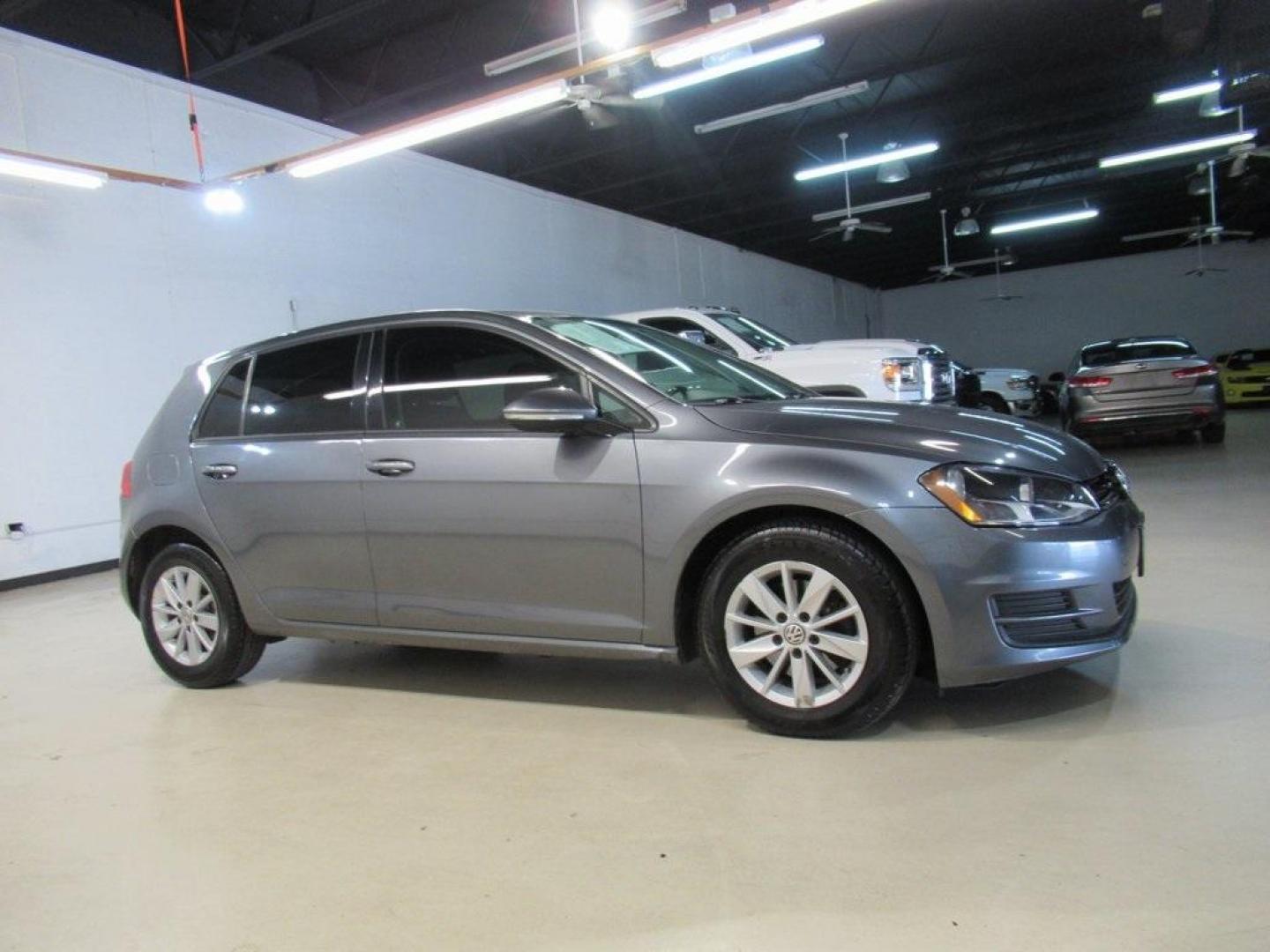 2017 Platinum Gray Metallic /Quartz Gray Volkswagen Golf TSI SE 4-Door (3VW217AU2HM) with an 1.8L I4 Turbocharged DOHC 16V SULEV II 170hp engine, Automatic transmission, located at 15300 Midway Rd., Addison, TX, 75001, (972) 702-0011, 32.958321, -96.838074 - HOME OF THE NO HAGGLE PRICE - WHOLESALE PRICES TO THE PUBLIC!! Golf TSI S 4-Door, 4D Hatchback, 1.8L I4 Turbocharged DOHC 16V SULEV II 170hp, 6-Speed Automatic with Tiptronic, FWD, Gray, Quartz Gray Cloth.<br><br>Gray 2017 Volkswagen Golf TSI S 4-Door<br><br><br>At Midway Auto Group, we strive to pr - Photo#6