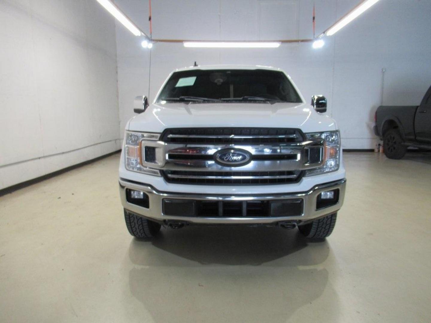 2019 Oxford White /Dark Earth Gray Ford F-150 XLT (1FTEW1E49KF) with an 3.5L V6 EcoBoost engine, Automatic transmission, located at 15300 Midway Rd., Addison, TX, 75001, (972) 702-0011, 32.958321, -96.838074 - HOME OF THE NO HAGGLE PRICE - WHOLESALE PRICES TO THE PUBLIC!! 4WD, Backup Camera, F-150 XLT, 4D SuperCrew, 3.5L V6 EcoBoost, 10-Speed Automatic, 4WD, Oxford White, Dark Earth Gray w/Cloth 40/20/40 Front Seat. Priced below KBB Fair Purchase Price!<br><br>Oxford White 2019 Ford F-150 XLT<br><br><br>A - Photo#5